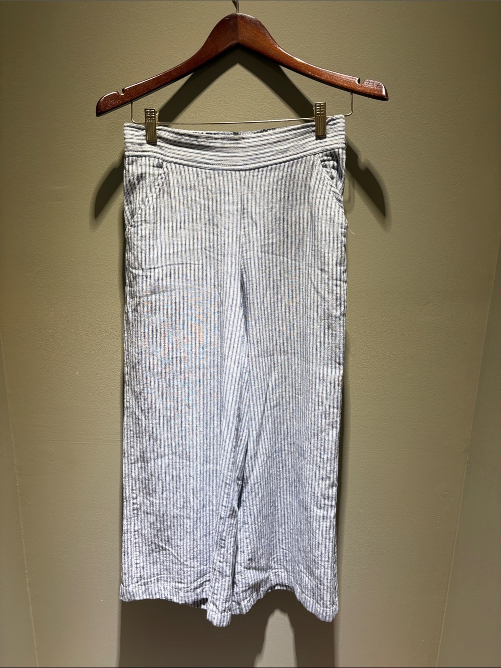 Light Blue and White Striped Linen/Cotton Wide-Leg Cropped Pants